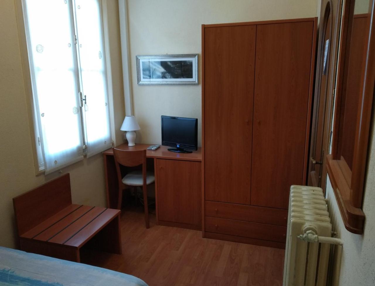 Hotel Lucciola Бордігера Екстер'єр фото
