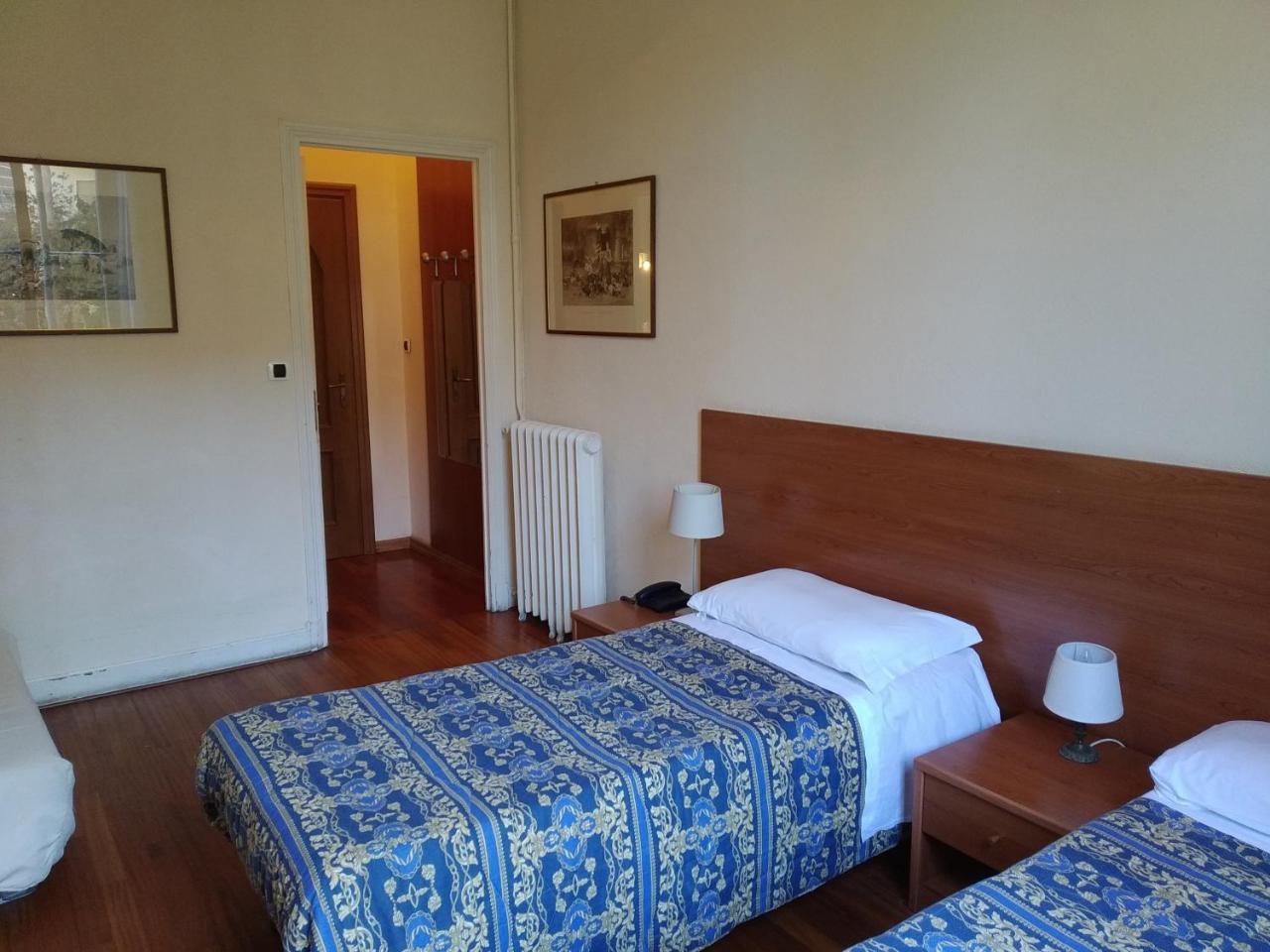 Hotel Lucciola Бордігера Екстер'єр фото