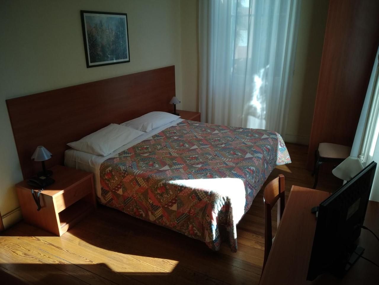 Hotel Lucciola Бордігера Екстер'єр фото